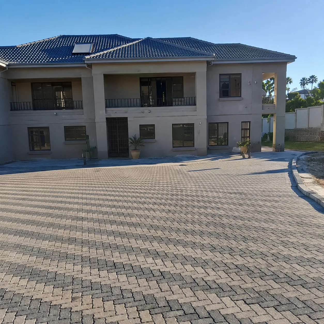 Modern home forecourt